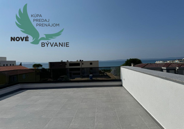 Novostavba apartmán 3x spálňa s 2x strešná terasa len 100m od mora s výhľadom na more, Chorvátsko- Privlaka