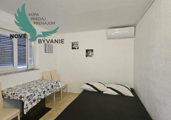 Na predaj dom 4x apartmán s výhľadom na more v Chorvátsku