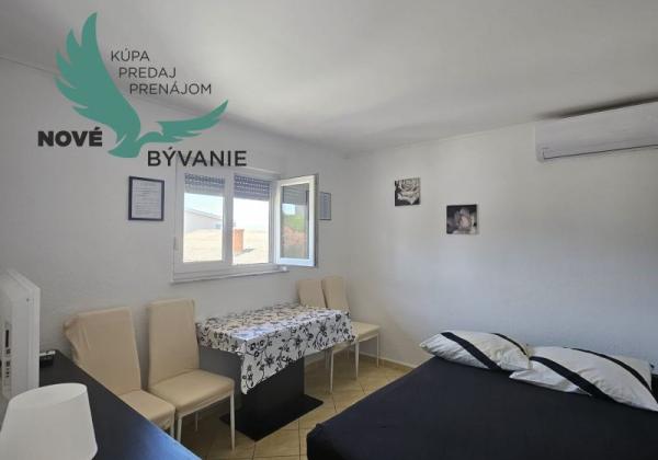 Na predaj dom 4x apartmán s výhľadom na more v Chorvátsku