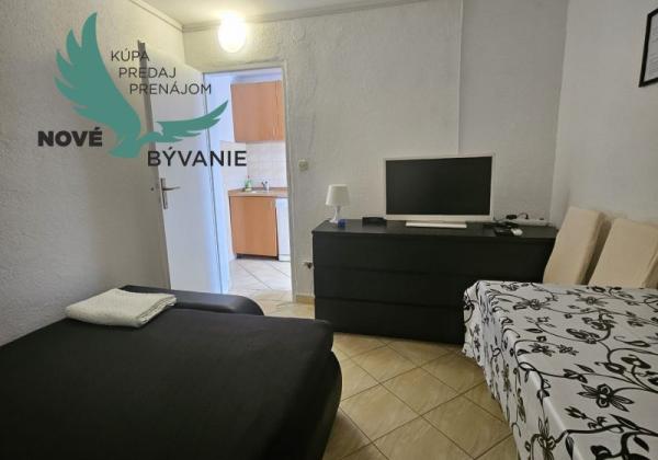 Na predaj dom 4x apartmán s výhľadom na more v Chorvátsku