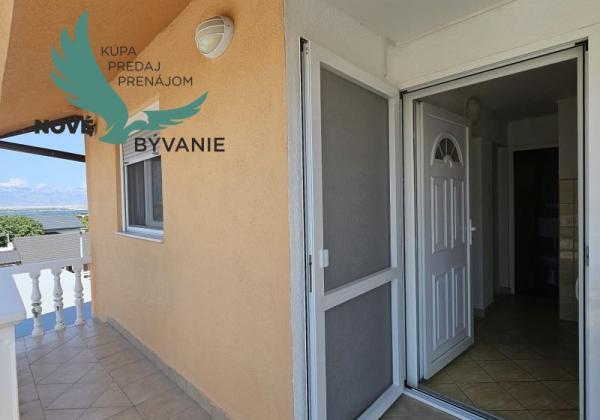 Na predaj dom 4x apartmán s výhľadom na more v Chorvátsku