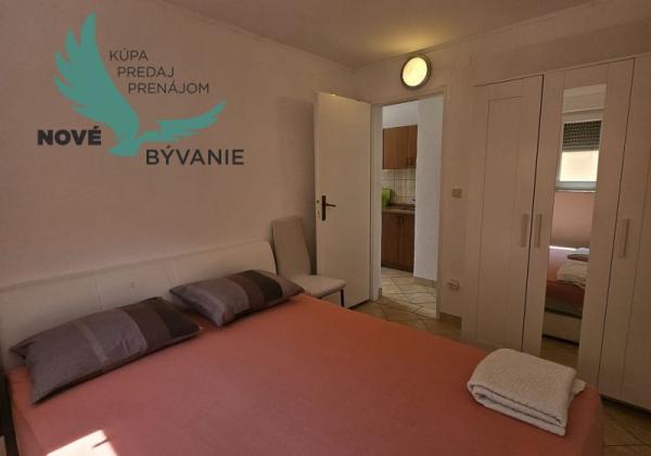 Na predaj dom 4x apartmán s výhľadom na more v Chorvátsku