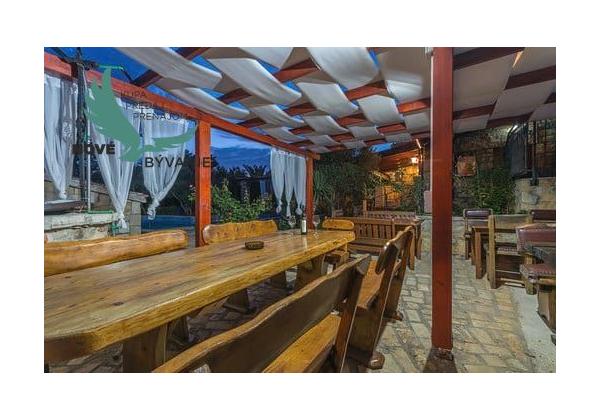 Exkluzívne na predaj vila s bazénom v Chorvátsku