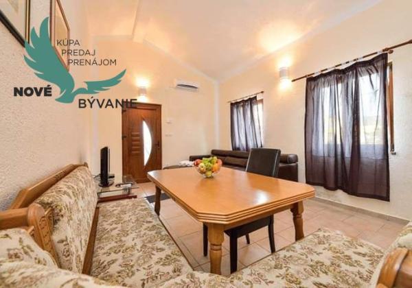 Exkluzívne na predaj vila s bazénom v Chorvátsku