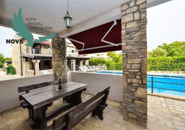 Exkluzívne na predaj vila s bazénom v Chorvátsku