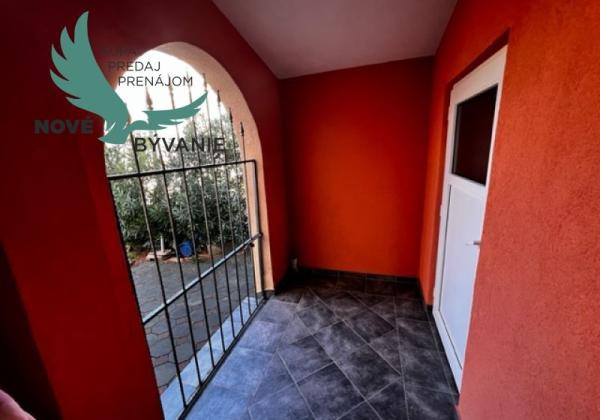 Na predaj dom s 3 apartmánmi len 250m od mora, Chorvátsko - Vir