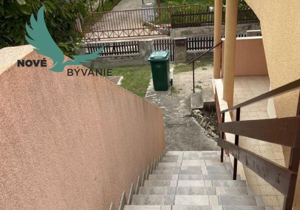 Dom vhodný ako investícia blízko mora s 3x apartmán v Chorvátsku - Vrsi