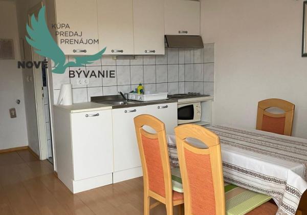 Dom vhodný ako investícia blízko mora s 3x apartmán v Chorvátsku - Vrsi