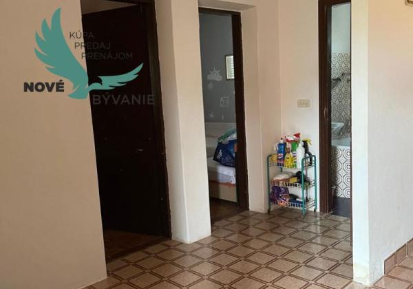 Dom vhodný ako investícia blízko mora s 3x apartmán v Chorvátsku - Vrsi