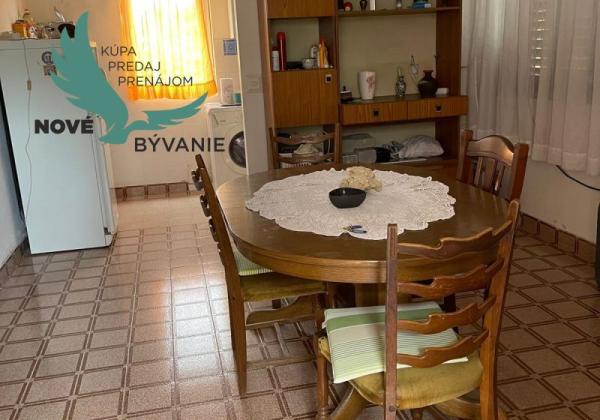 Dom vhodný ako investícia blízko mora s 3x apartmán v Chorvátsku - Vrsi