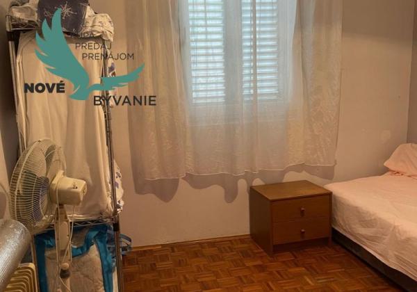 Dom vhodný ako investícia blízko mora s 3x apartmán v Chorvátsku - Vrsi