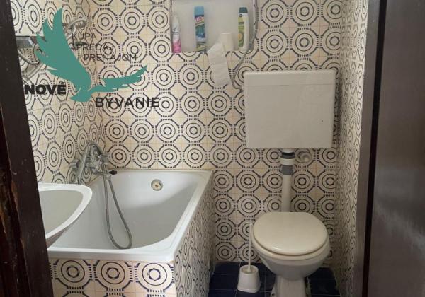 Dom vhodný ako investícia blízko mora s 3x apartmán v Chorvátsku - Vrsi