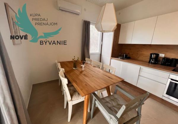 Na predaj dom prvý rad na mori s výhľadom na more v Chorvátsku