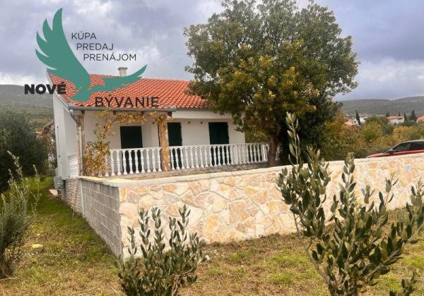 Na predaj dom prvý rad na mori s výhľadom na more v Chorvátsku