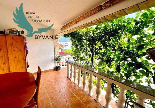 Predaj dom len 60m od mora s výhľadom na more v Chorvátsku