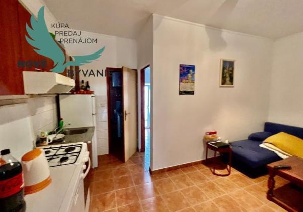 Predaj dom len 60m od mora s výhľadom na more v Chorvátsku