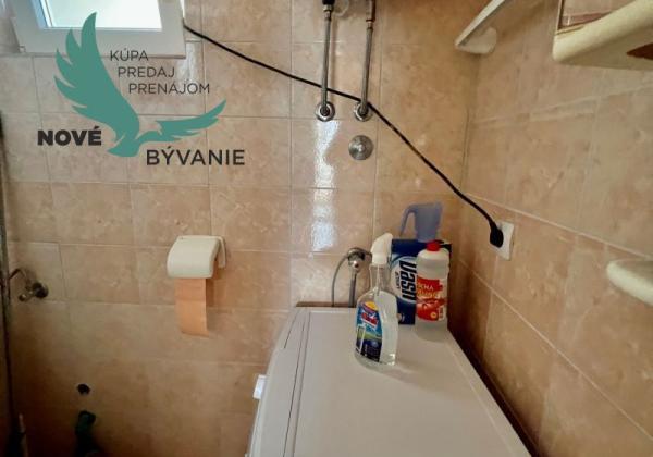 Predaj dom len 60m od mora s výhľadom na more v Chorvátsku