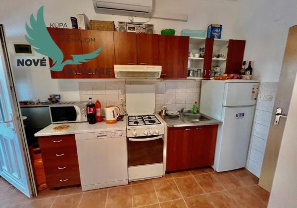 Predaj dom len 60m od mora s výhľadom na more v Chorvátsku