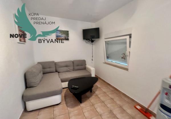 Predaj dom len 60m od mora s výhľadom na more v Chorvátsku