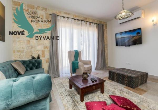 Luxusná novostavba vila s bazénom blízko mora v Chorvátsku v Zatone