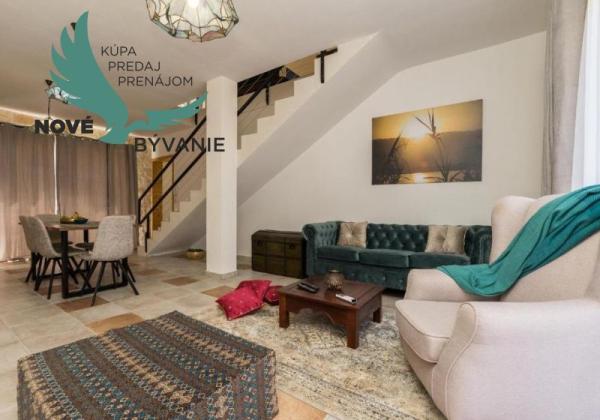 Luxusná novostavba vila s bazénom blízko mora v Chorvátsku v Zatone