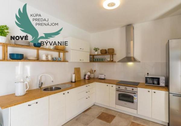 Luxusná novostavba vila s bazénom blízko mora v Chorvátsku v Zatone