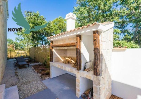 Luxusná novostavba vila s bazénom blízko mora v Chorvátsku v Zatone