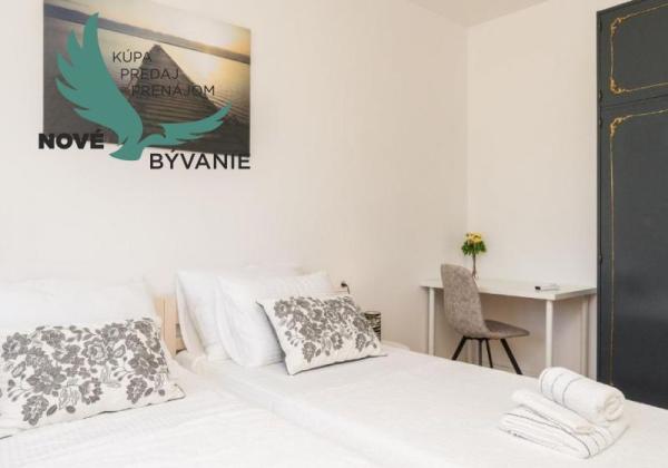 Luxusná novostavba vila s bazénom blízko mora v Chorvátsku v Zatone