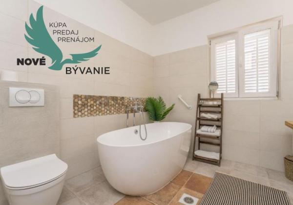 Luxusná novostavba vila s bazénom blízko mora v Chorvátsku v Zatone