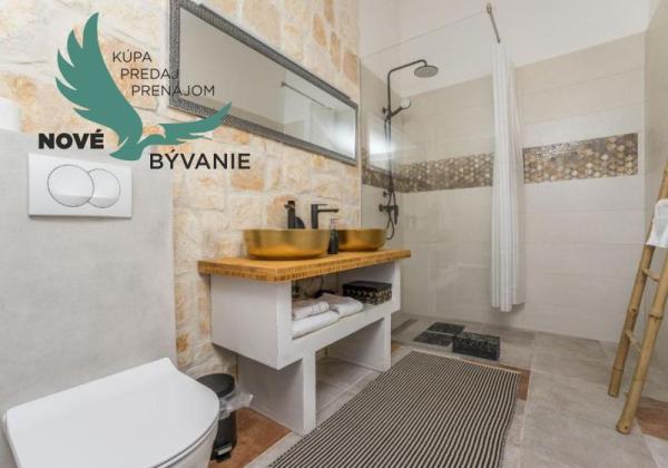 Luxusná novostavba vila s bazénom blízko mora v Chorvátsku v Zatone