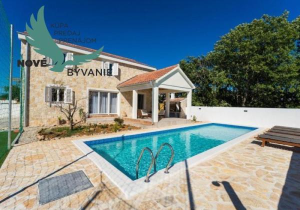 Luxusná novostavba vila s bazénom blízko mora v Chorvátsku v Zatone