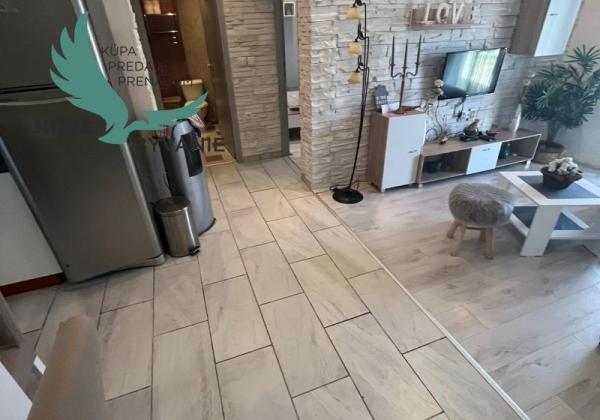 Dom 2x apartmán blízko mora v Chorvátsku na ostrove Vir