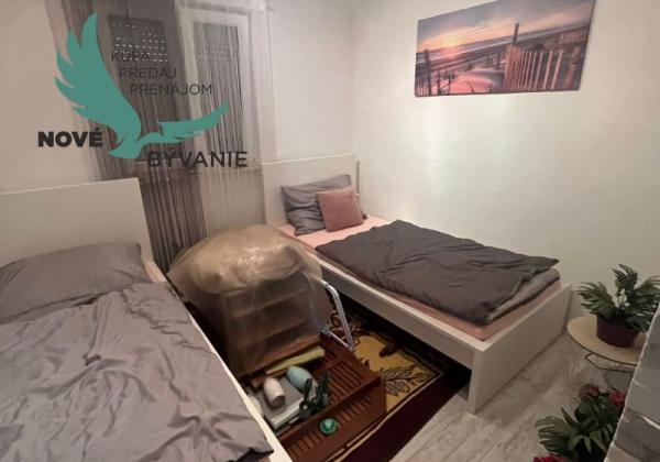 Dom 2x apartmán blízko mora v Chorvátsku na ostrove Vir