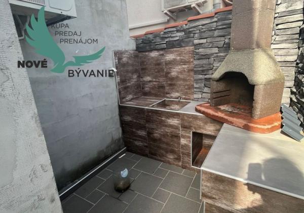 Dom 2x apartmán blízko mora v Chorvátsku na ostrove Vir