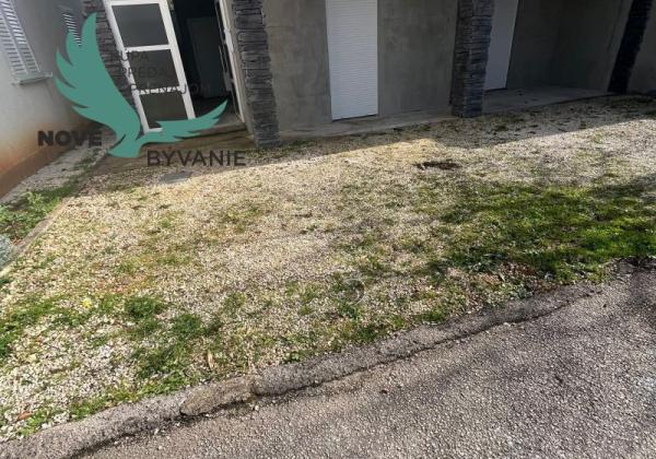 Dom 2x apartmán blízko mora v Chorvátsku na ostrove Vir