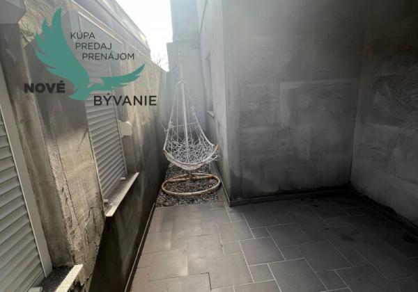 Dom 2x apartmán blízko mora v Chorvátsku na ostrove Vir