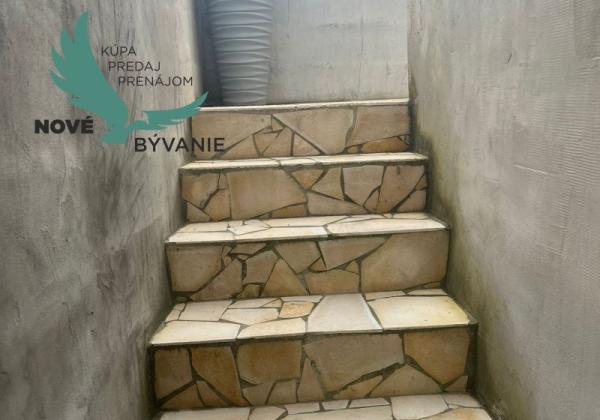 Dom 2x apartmán blízko mora v Chorvátsku na ostrove Vir