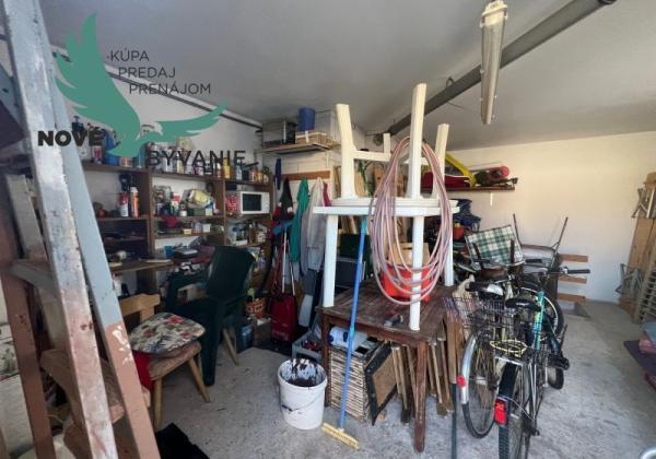 Dom s troma apartmánmi blízko mora v Chorvátsku