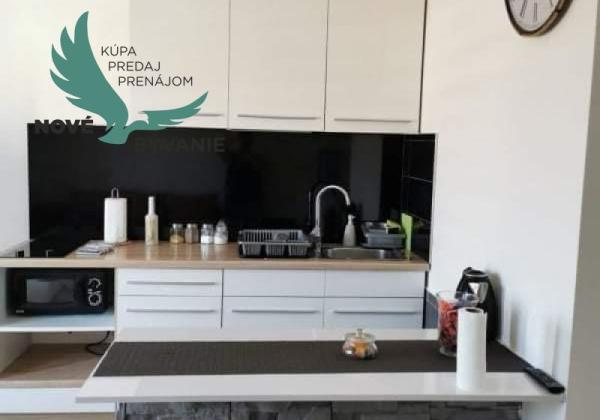 Dom 3x apartmán blízko mora v Chorvátsku, zabehnutý prenájom