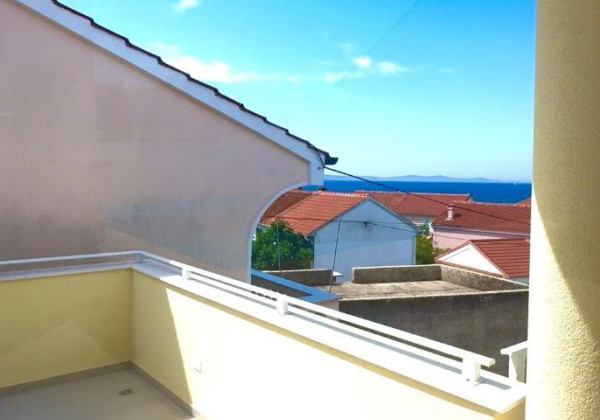 Na predaj vila s bazénom a výhľadom na more v Chorvátsku - Petrčane