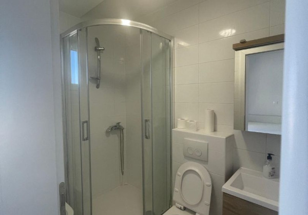 Na predaj vila s bazénom a výhľadom na more v Chorvátsku - Petrčane