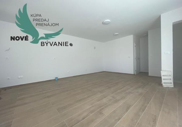 Na predaj vila s bazénom a výhľadom na more v Chorvátsku - Petrčane