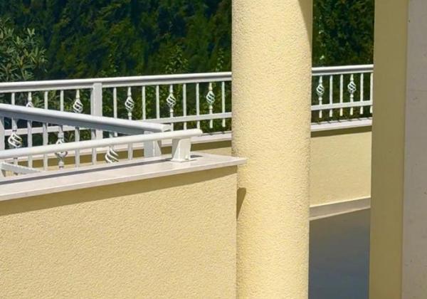 Na predaj vila s bazénom a výhľadom na more v Chorvátsku - Petrčane