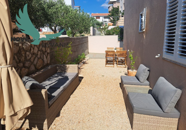 Predaj apartmán so záhradou, blízko pieskovej pláže, Chorvátsko - Pag