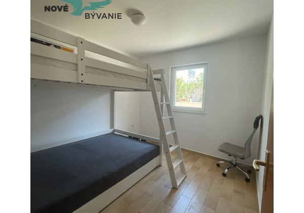 Predaj apartmán so záhradou, blízko pieskovej pláže, Chorvátsko - Pag