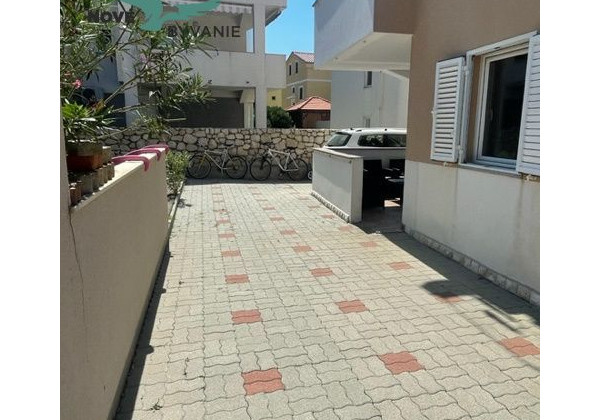 Predaj apartmán so záhradou, blízko pieskovej pláže, Chorvátsko - Pag