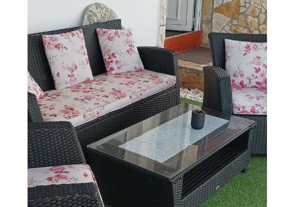 Dom v prvej rade od mora 2x apartmán s výhľadom na more a stavebným pozemkom,Jedinečná ponuka v Chorvátsku