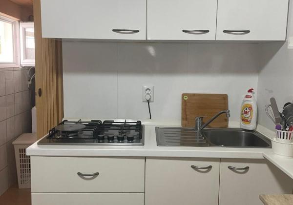 Dom v prvej rade od mora 2x apartmán s výhľadom na more a stavebným pozemkom,Jedinečná ponuka v Chorvátsku