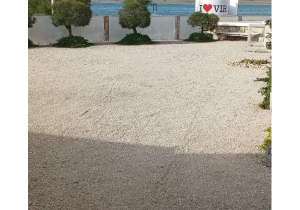 Dom v prvej rade od mora 2x apartmán s výhľadom na more a stavebným pozemkom,Jedinečná ponuka v Chorvátsku