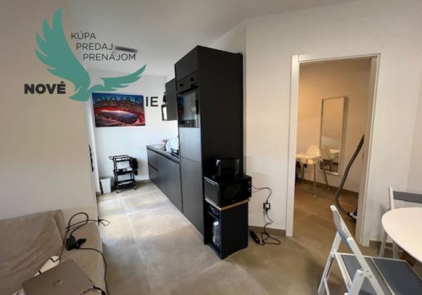 Chorvátsko - Apartmán so strešnou terasou